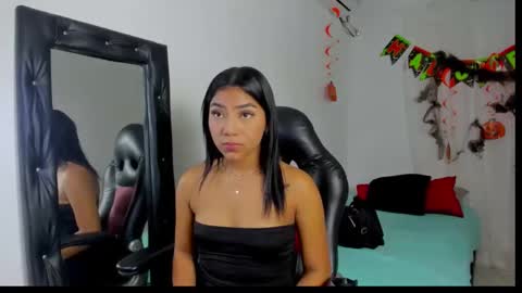 danka_smith online show from October 9, 2025, 1:20 pm