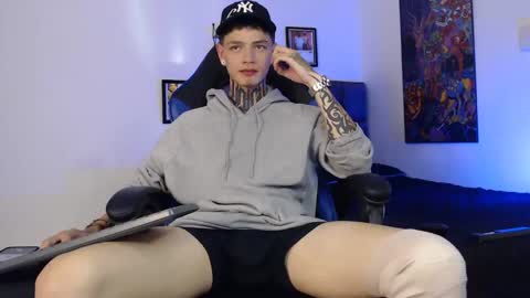 Snapshot of dann_brown chatting on May 29, 2026, 1:58 am Dann Brown online show from May 29, 2026, 1:58 am