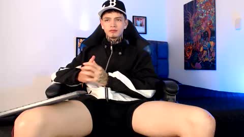 Snapshot of dann_brown chatting on June 7, 2026, 1:21 am Dann Brown online show from June 7, 2026, 1:21 am