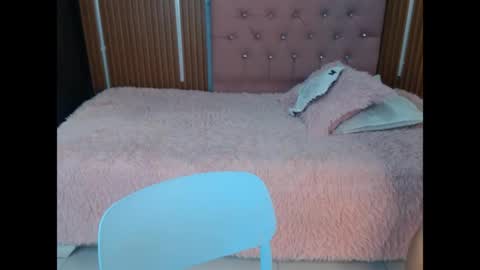 Snapshot of dann_jell chatting on June 6, 2026, 8:02 pm Danniela y Victoria online show from June 6, 2026, 8:02 pm