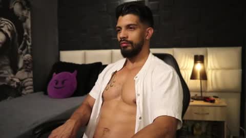 Snapshot of dann_saenz chatting on February 21, 2025, 1:55 am Dann saenz online show from February 21, 2025, 1:55 am