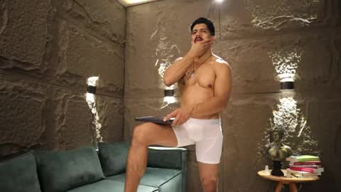 Snapshot of dann_saenz chatting on February 28, 2025, 10:52 am Dann saenz online show from February 28, 2025, 10:52 am