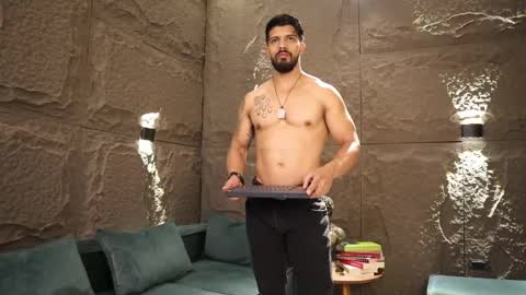 Snapshot of dann_saenz chatting on March 2, 2025, 1:27 pm Dann saenz online show from March 2, 2025, 1:27 pm