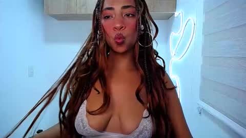 Danna  Ross online show from December 16, 2025, 12:26 am