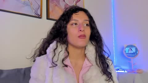 Danna Lovs online show from January 28, 2025, 1:49 pm