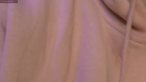 Danna Lovs online show from March 8, 2025, 1:36 pm