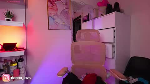 Danna Lovs online show from March 22, 2026, 2:53 pm