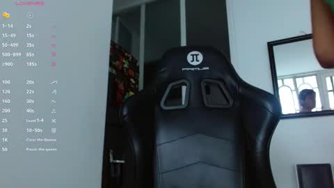 Danna online show from November 15, 2025, 7:10 pm