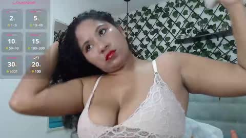 dannaberlin_0 online show from February 24, 2025, 12:37 pm