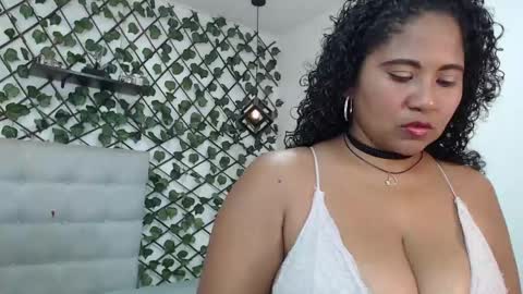 dannaberlin_0 online show from March 12, 2025, 12:47 pm