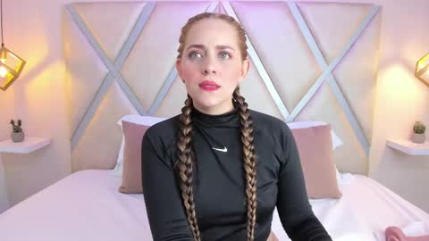 Danna  online show from October 3, 2025, 11:18 am