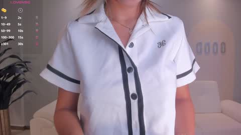 Danna Cruz  online show from January 22, 2025, 12:59 am