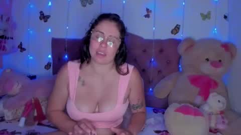 Danna Sofia jeins online show from April 11, 2026, 1:59 pm