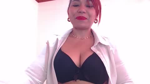 dannamomcerratt online show from March 1, 2026, 7:27 pm