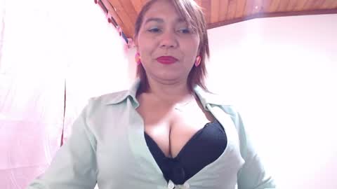 dannamomcerratt online show from March 30, 2026, 10:22 pm