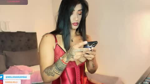 Danna Wells online show from October 12, 2025, 3:33 pm