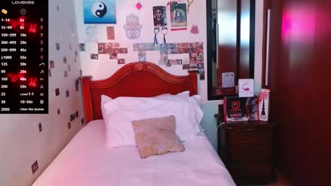 phantom555 online show from December 3, 2025, 7:01 pm