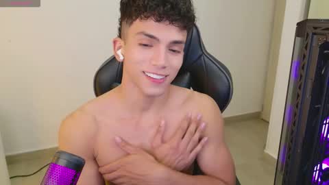 Snapshot of danny__vegas chatting on September 27, 2025, 1:32 am D A N N Y online show from September 27, 2025, 1:32 am