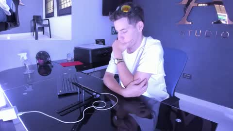 Snapshot of danny_and_lara chatting on September 28, 2025, 4:34 pm danny_and_lara online show from September 28, 2025, 4:34 pm