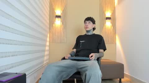 dante_armstrong online show from November 17, 2025, 3:45 am