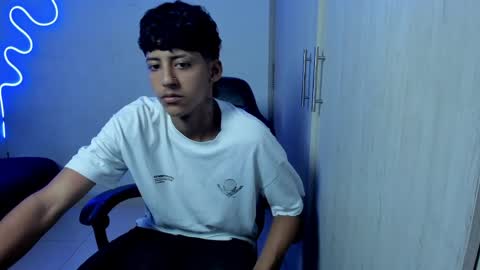 dante_martinez1 online show from April 11, 2026, 8:46 pm