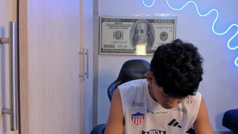 dante_martinez1 online show from April 22, 2026, 11:28 pm