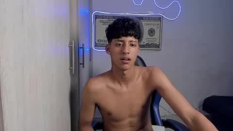 dante_martinez1 online show from May 25, 2026, 11:11 pm