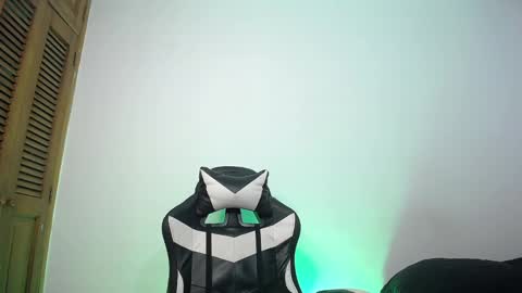 danteread online show from February 10, 2025, 9:58 pm