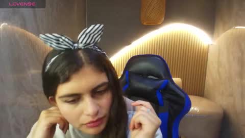 Snapshot of dany_r_ chatting on October 7, 2025, 1:19 pm Dany online show from October 7, 2025, 1:19 pm