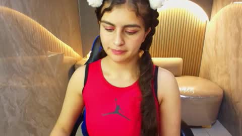 Snapshot of dany_r_ chatting on October 15, 2025, 1:33 pm Dany online show from October 15, 2025, 1:33 pm