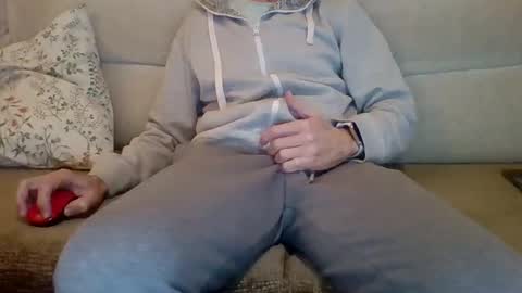 Snapshot of danydotado chatting on December 18, 2024, 4:06 pm danydotado online show from December 18, 2024, 4:06 pm