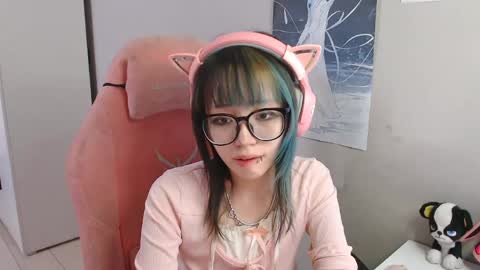 Snapshot of danyelleeyermann chatting on May 4, 2026, 1:07 pm danyelleeyermann online show from May 4, 2026, 1:07 pm
