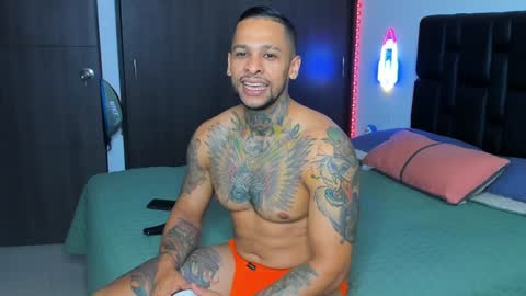 danyfitguy_ online show from December 18, 2024, 11:40 pm