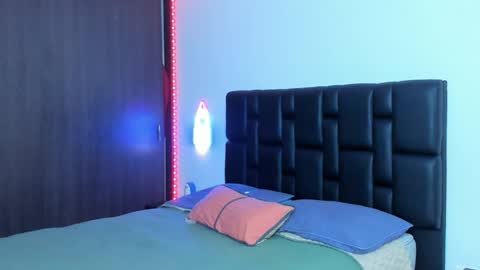 danyfitguy_ online show from January 21, 2025, 3:04 am