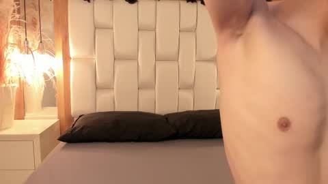 daphne_and_roger online show from November 10, 2025, 11:09 am