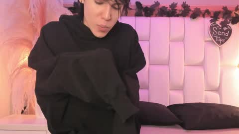 daphne_and_roger online show from April 4, 2026, 11:08 am