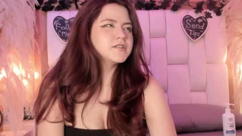 daphne_and_roger online show from April 18, 2026, 7:07 pm