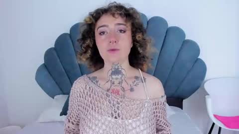 Snapshot of daphne_blunt chatting on December 3, 2024, 3:41 am Daphne Blunt online show from December 3, 2024, 3:41 am