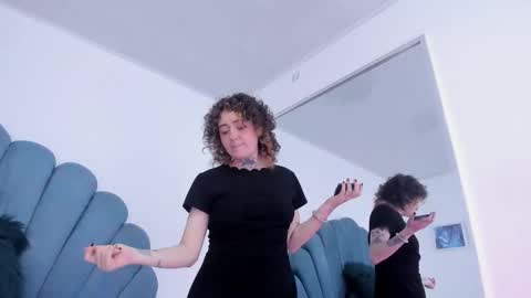 Snapshot of daphne_blunt chatting on December 4, 2024, 3:26 am Daphne Blunt online show from December 4, 2024, 3:26 am