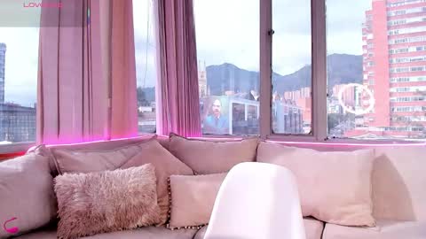 daphne_chers online show from December 2, 2025, 8:37 pm