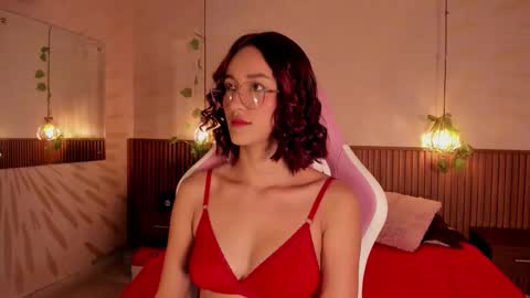 Daphne online show from December 17, 2025, 3:12 am