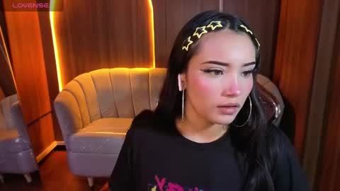daphne_nicole_b online show from June 9, 2026, 12:50 pm