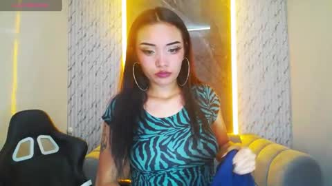 daphne_nicole_b online show from July 1, 2026, 12:56 am