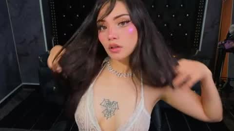 daphne_nicole_b online show from July 16, 2026, 12:55 pm