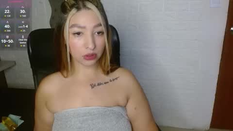 daphne_walton online show from November 26, 2025, 10:38 am