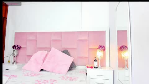 Daphne online show from January 28, 2025, 7:42 pm