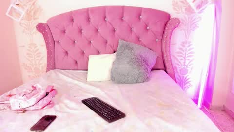 Daphne online show from September 21, 2025, 6:59 am