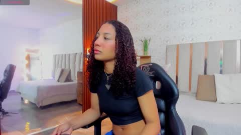 Snapshot of daphnne_tay chatting on September 19, 2025, 3:08 am dhapnne online show from September 19, 2025, 3:08 am