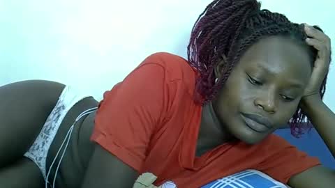 ESTHER online show from March 4, 2025, 5:03 pm