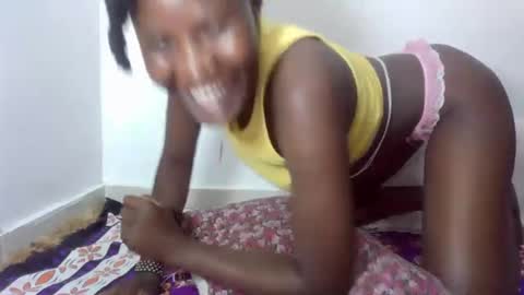 ESTHER online show from November 1, 2025, 8:55 pm